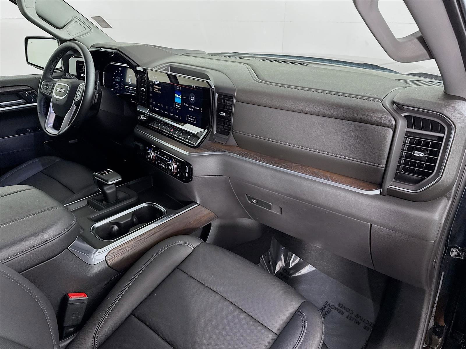 2025 GMC Sierra 1500 SLT - Photo 30