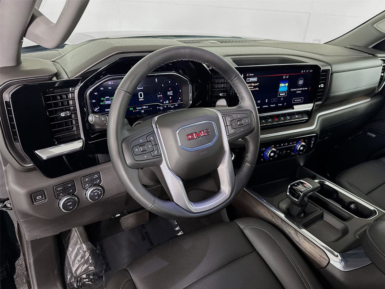 2025 GMC Sierra 1500 SLT - Photo 9