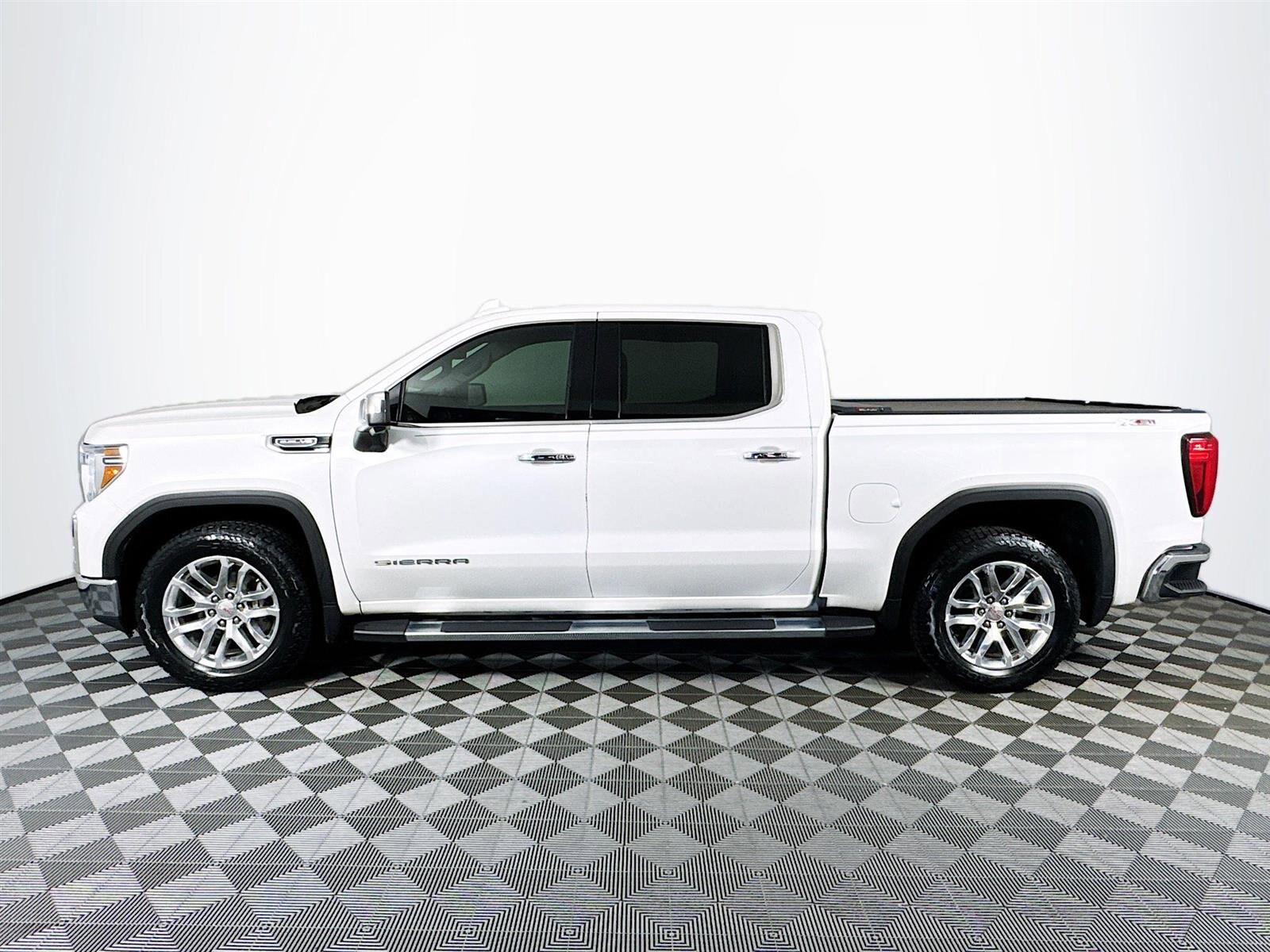 2019 Gmc Sierra 1500 SLT photo 3