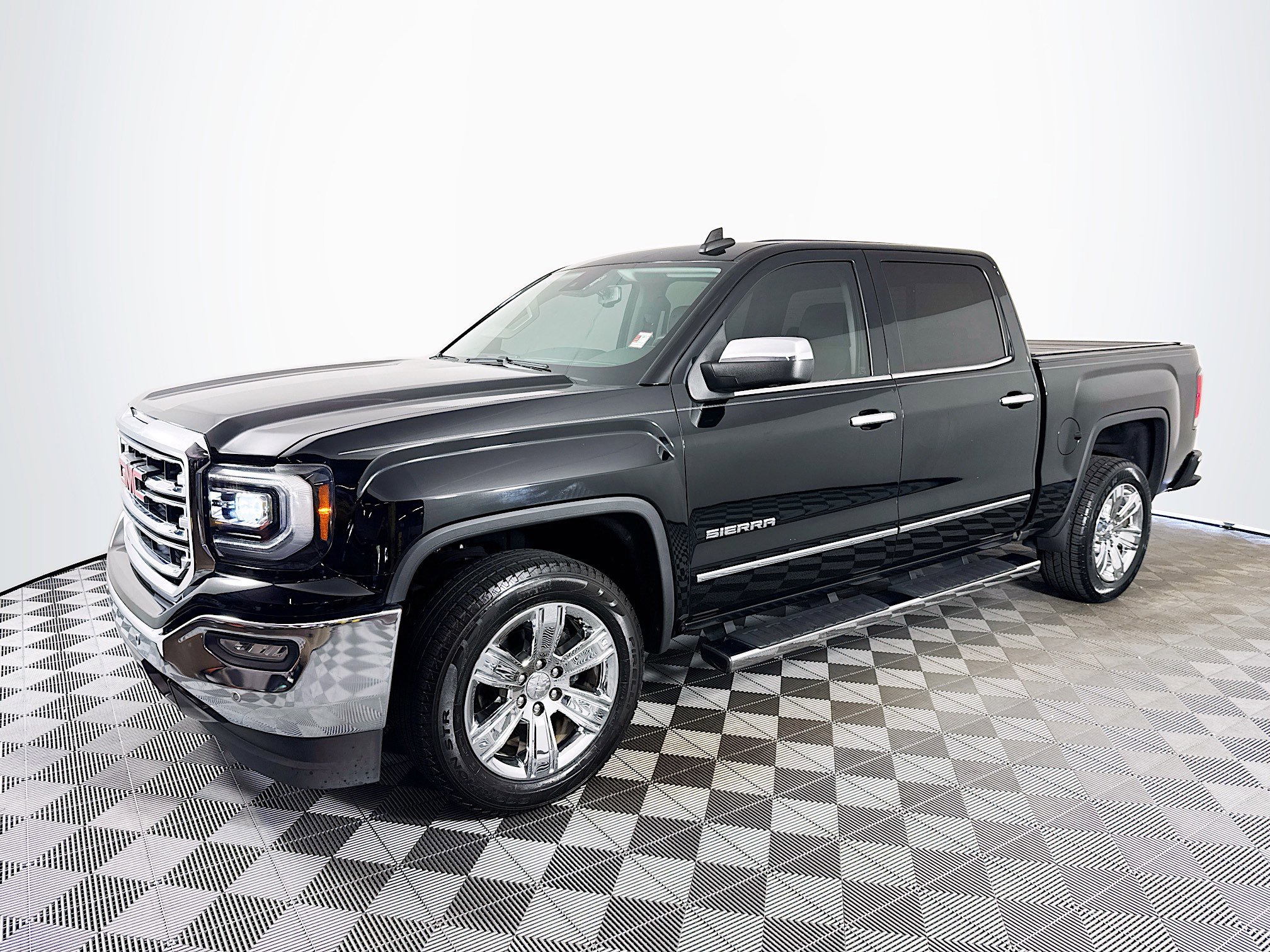 2018 GMC Sierra 1500 SLT's photo