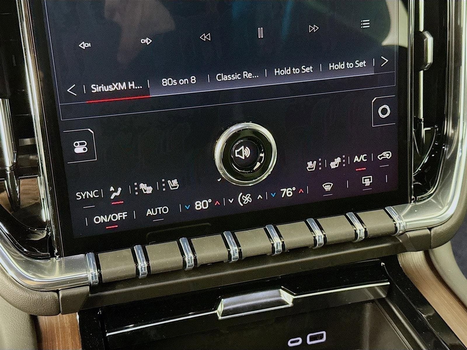 2026 GMC Yukon XL Denali - Photo 18