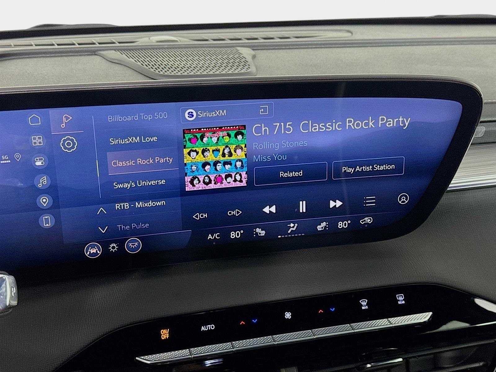 2026 Buick Enclave Preferred - Photo 14