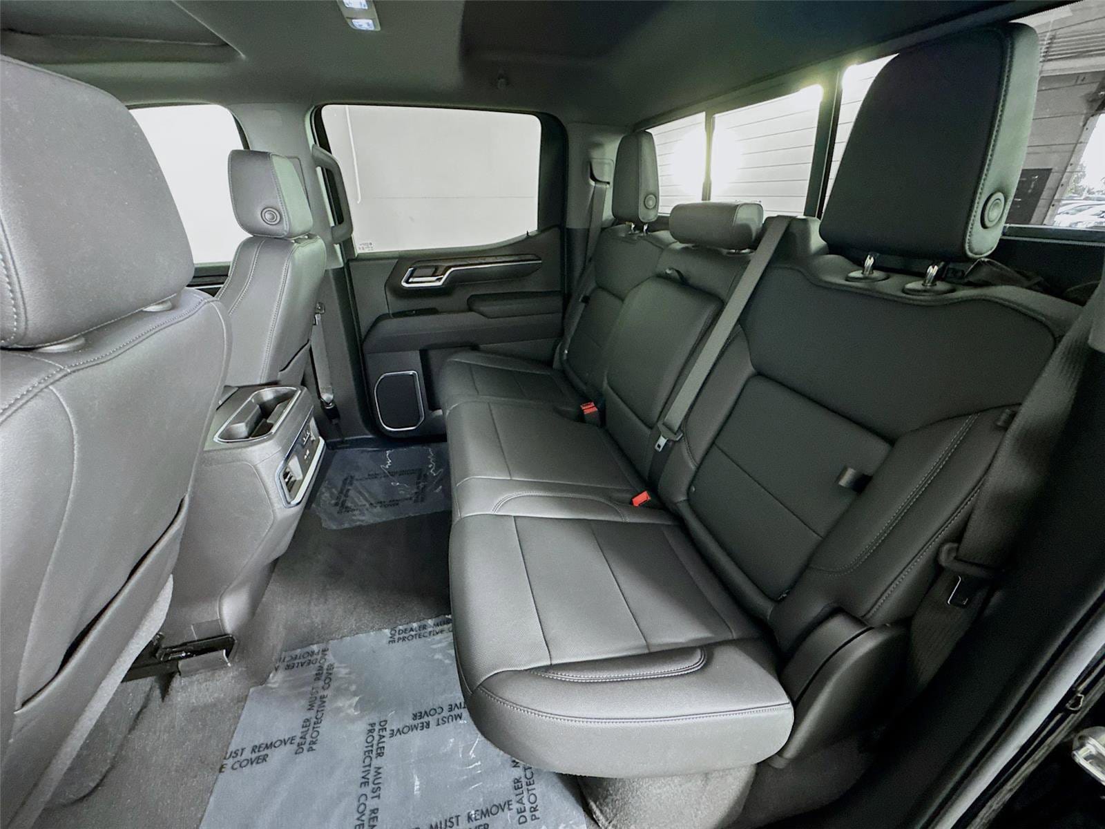 2025 GMC Sierra 1500 SLT - Photo 24