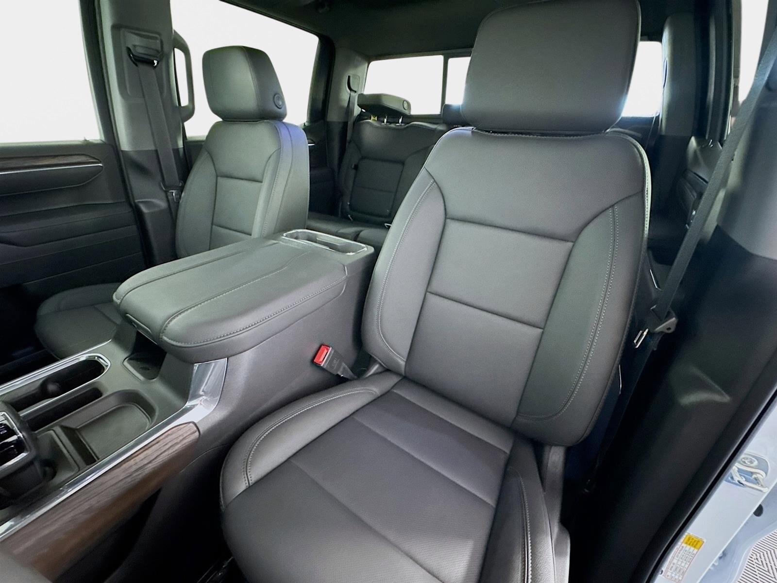 2026 GMC Sierra 1500 SLT - Photo 11