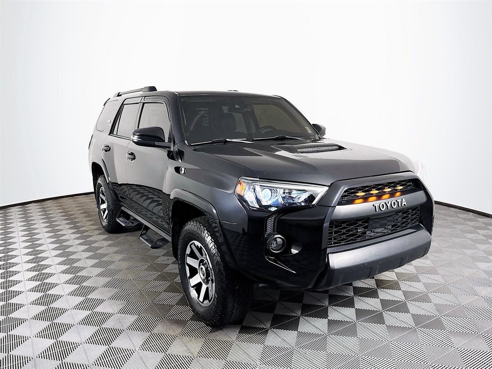2020 Toyota 4Runner TRD Off-Road Premium photo 3