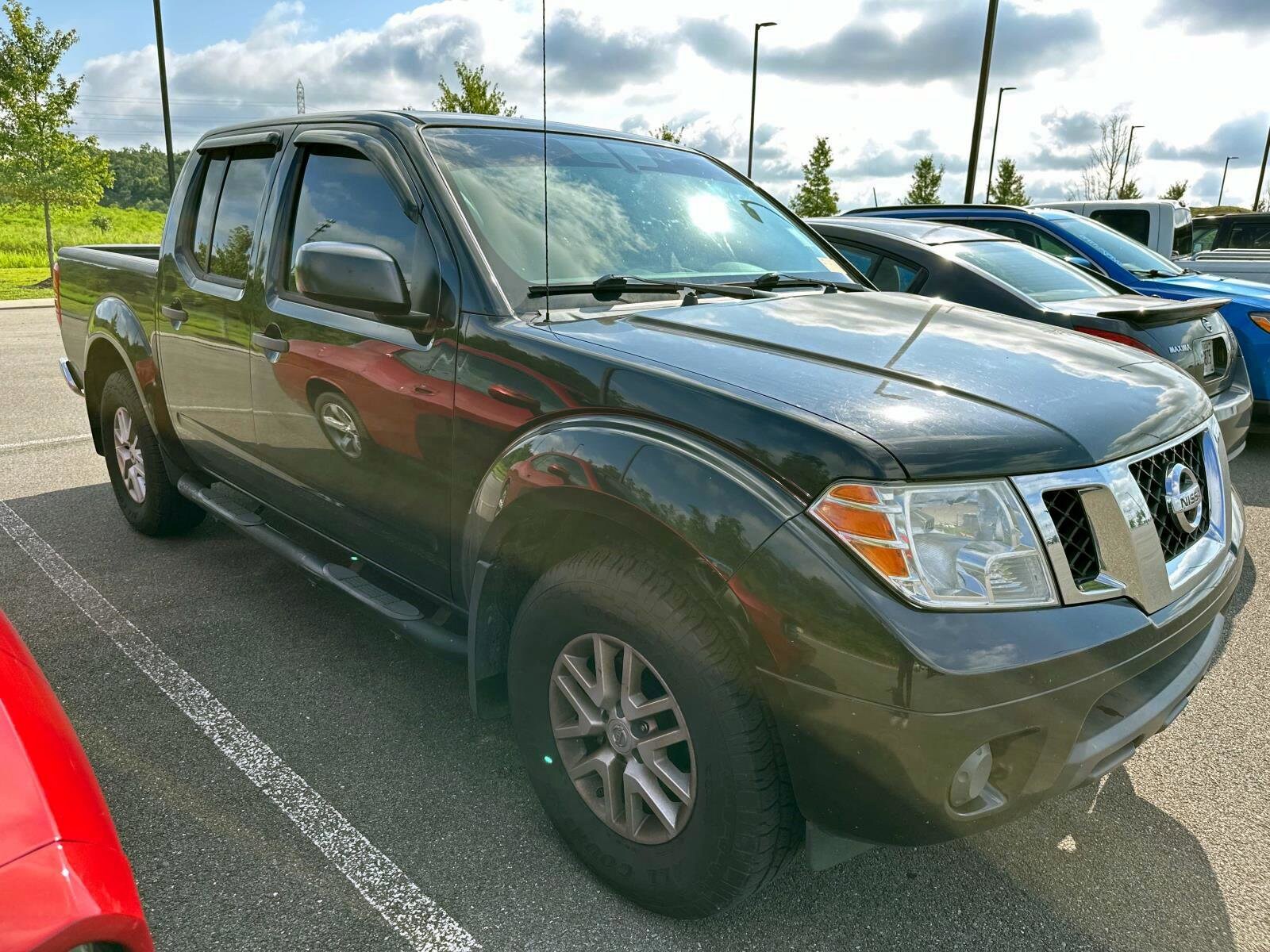 2019 Nissan Frontier Crew Cab SV photo 3