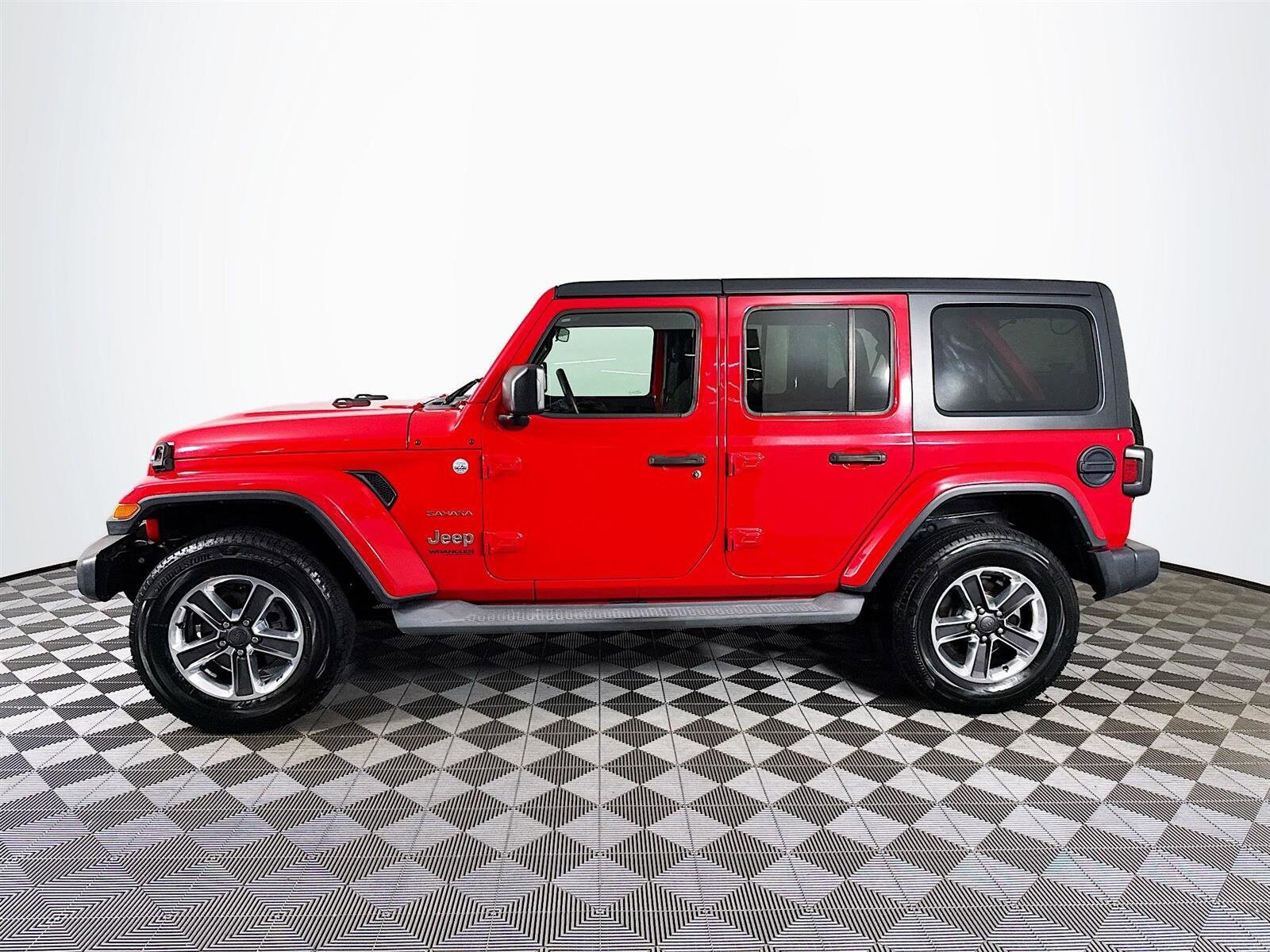 2019 Jeep Wrangler Unlimited Sahara photo 2