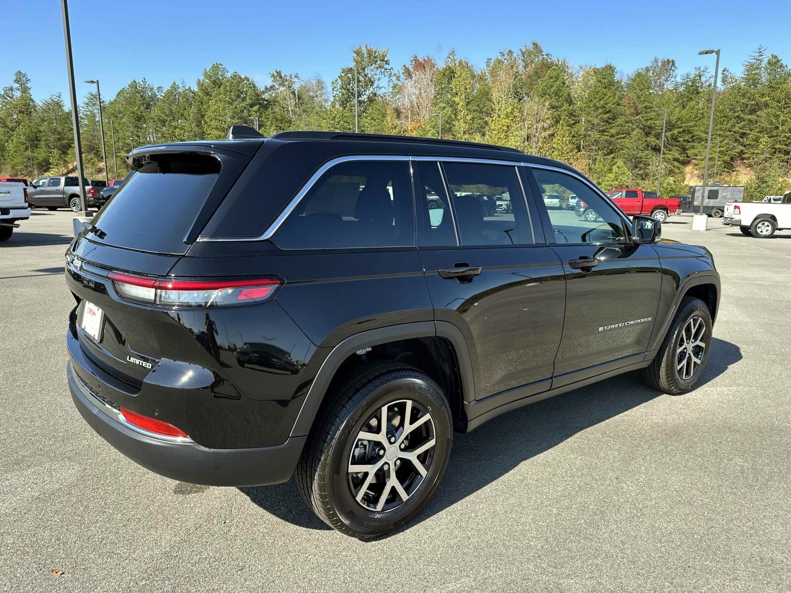 2025 Jeep Grand Cherokee Limited photo 4