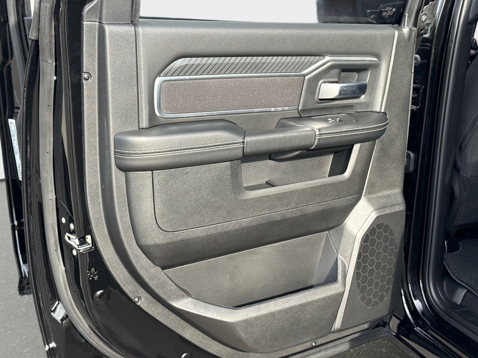 2026 RAM 2500 Big Horn - Photo 13