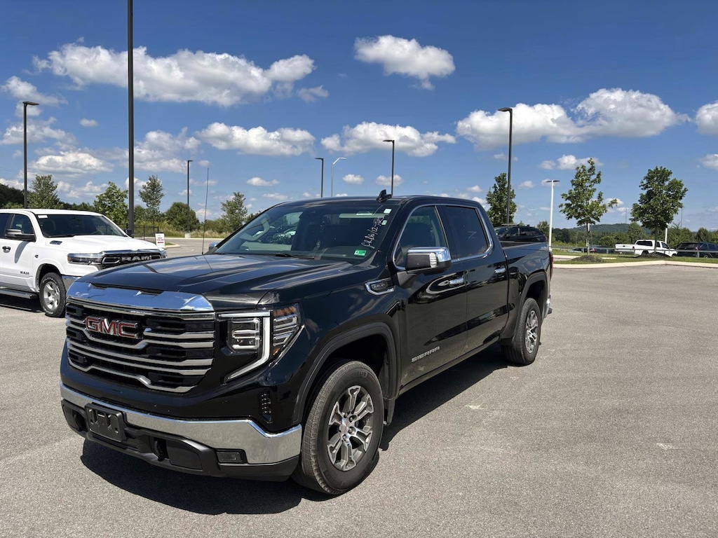 Used 2025 GMC Sierra 1500 SLT 4WD Crew Cab 147 SLT