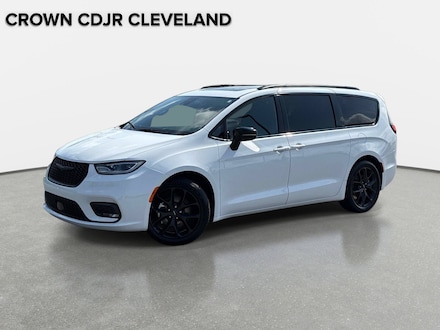 2025 Chrysler Pacifica Limited Limited FWD