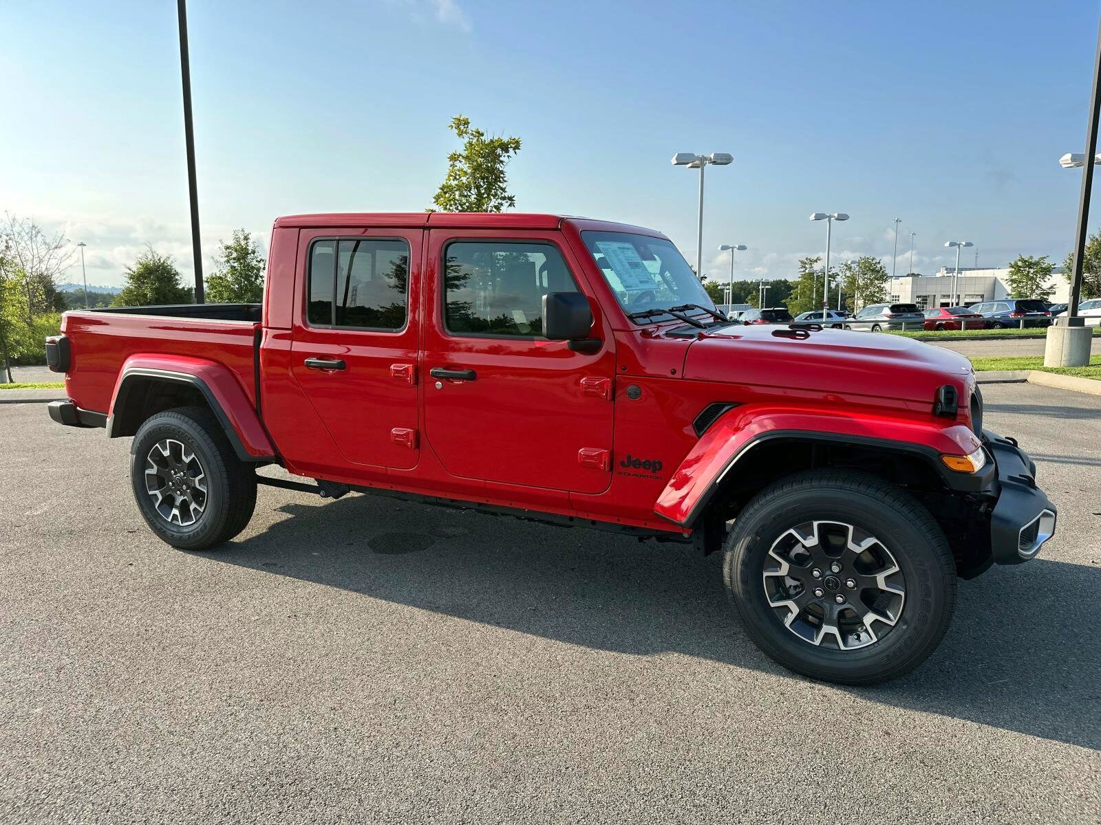 2025 Jeep Gladiator Sport photo 2