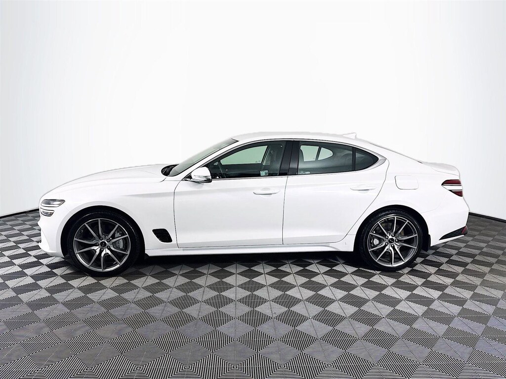 Used 2025 Genesis G70 2.5T 2.5T RWD