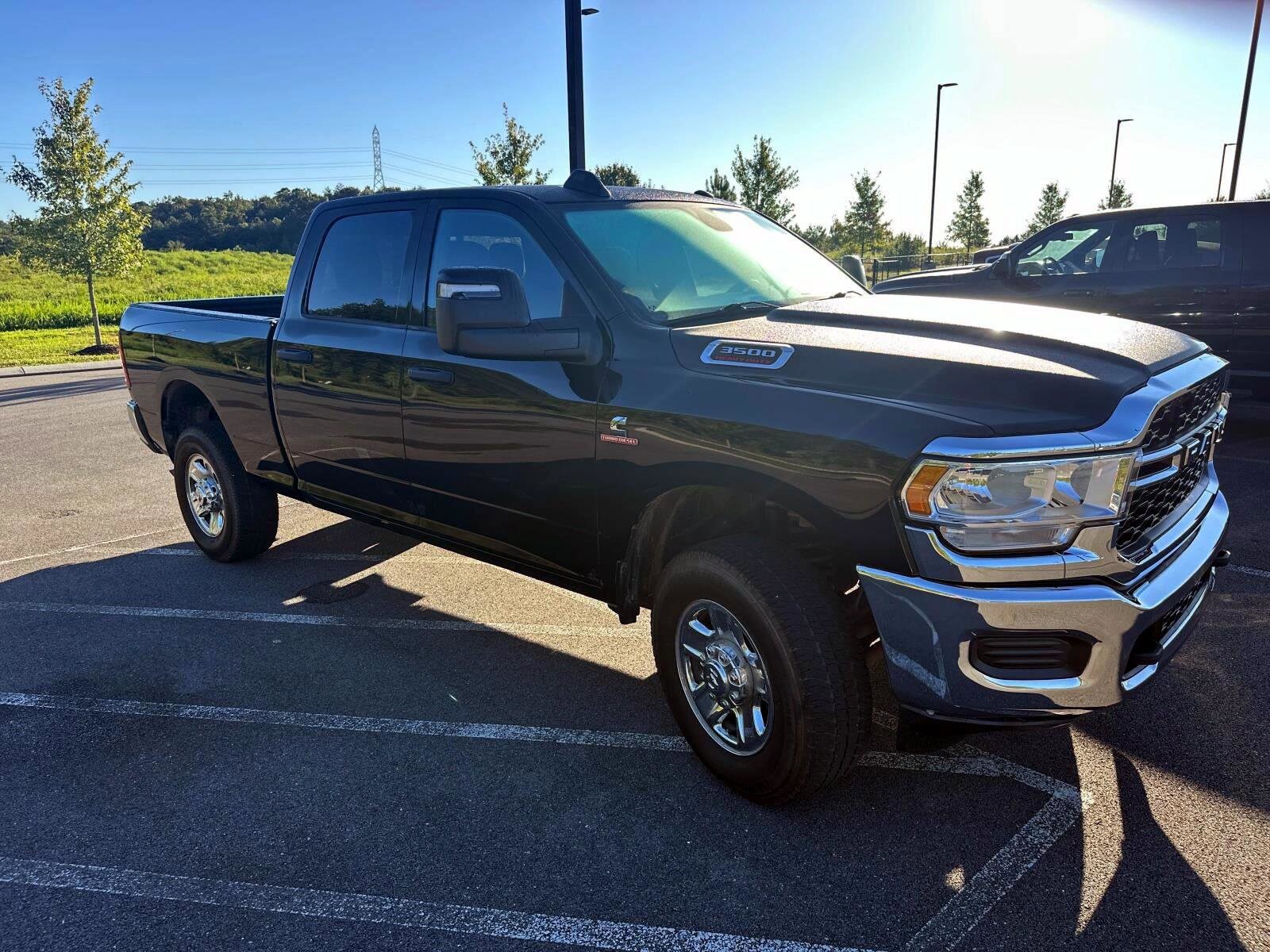 2023 Ram 3500 Tradesman photo 3