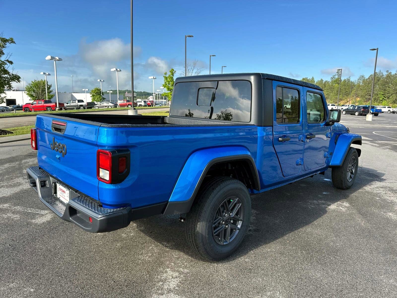 2025 Jeep Gladiator Sport photo 4