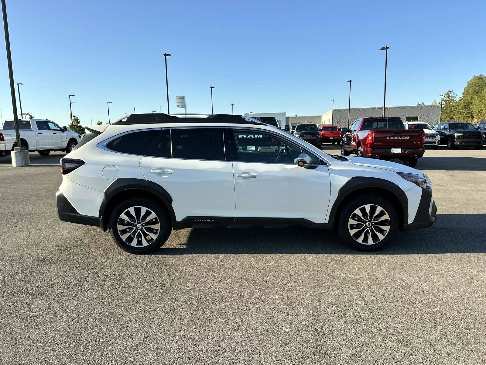 2023 Subaru Outback Touring XT photo 3
