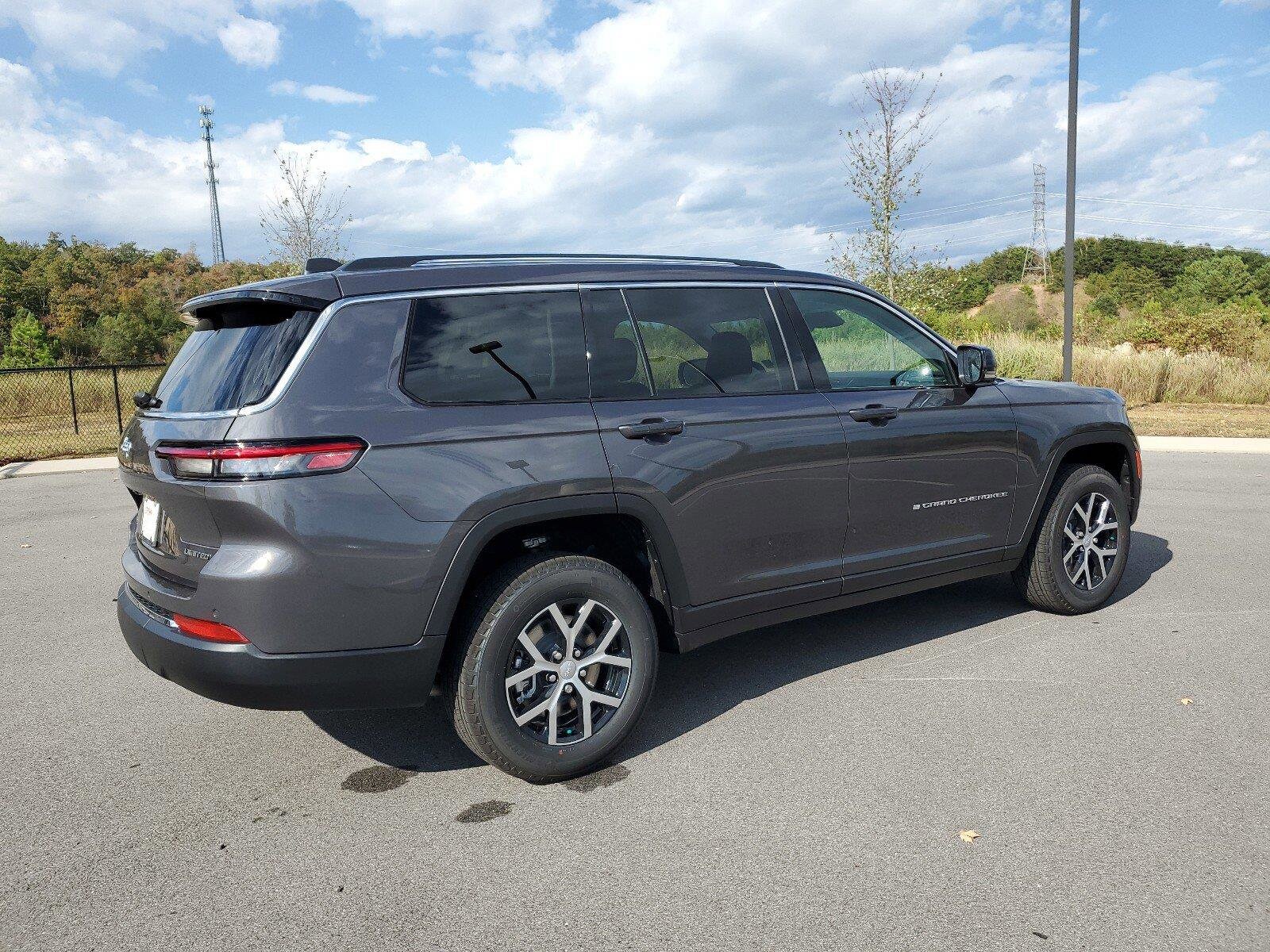 2024 Jeep Grand Cherokee Limited photo 4