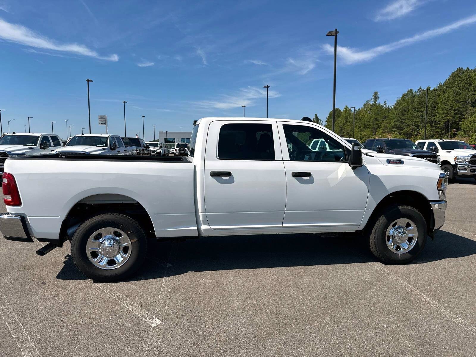2024 Ram 2500 Tradesman photo 3