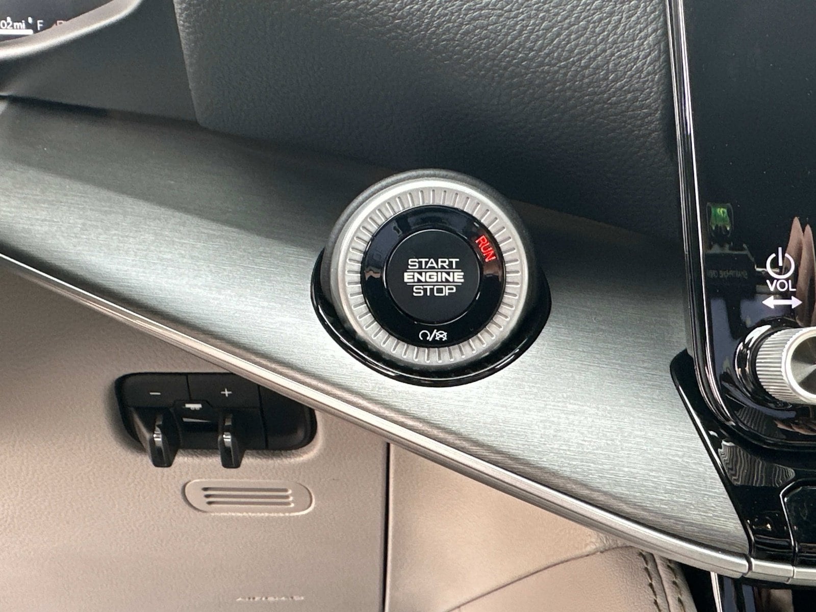 2025 Jeep Wagoneer Series II - Photo 31