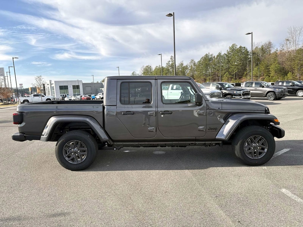 New 2026 Jeep Gladiator Sport Pickup