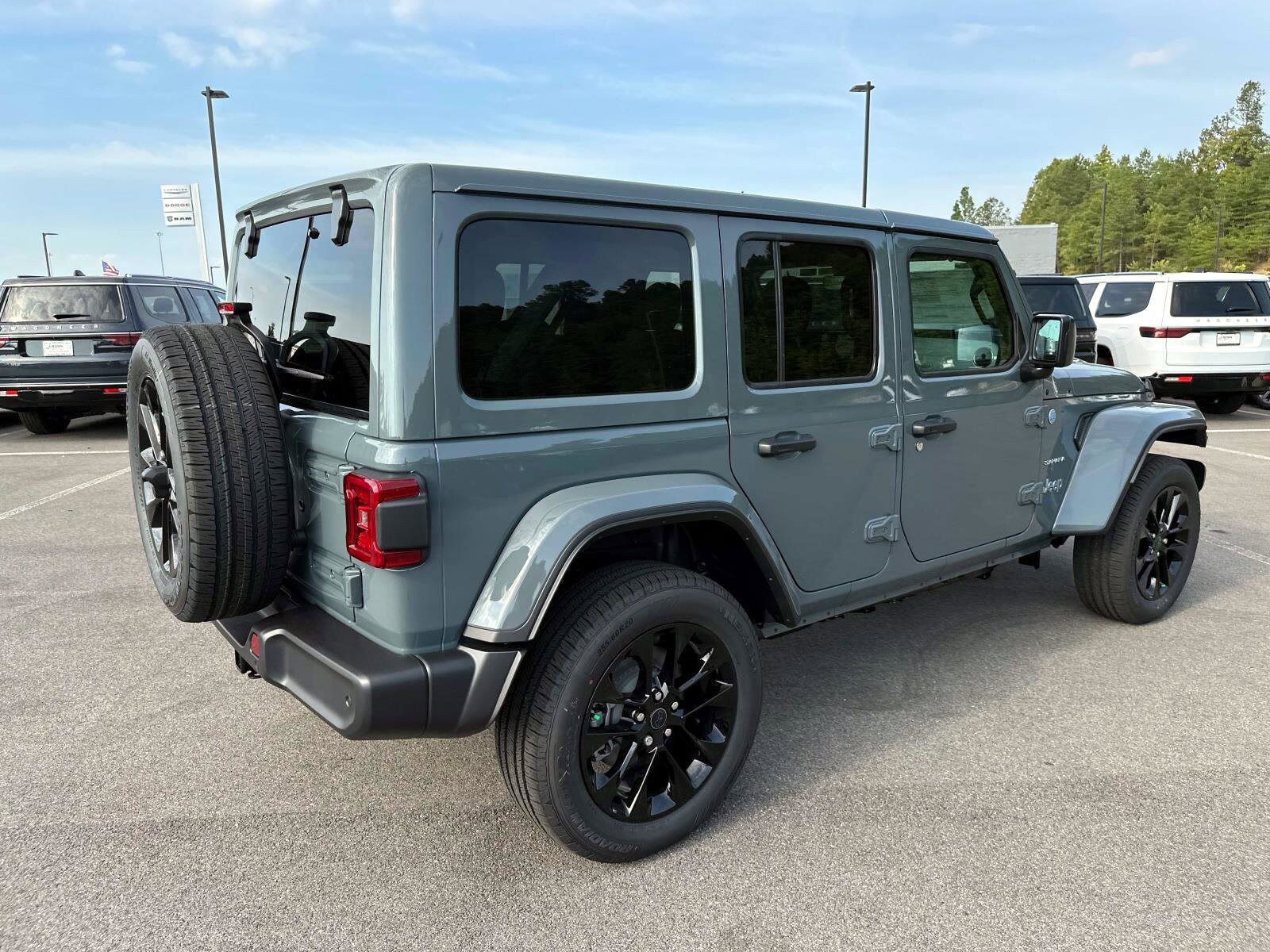 2024 Jeep Wrangler 4xe Sahara photo 4