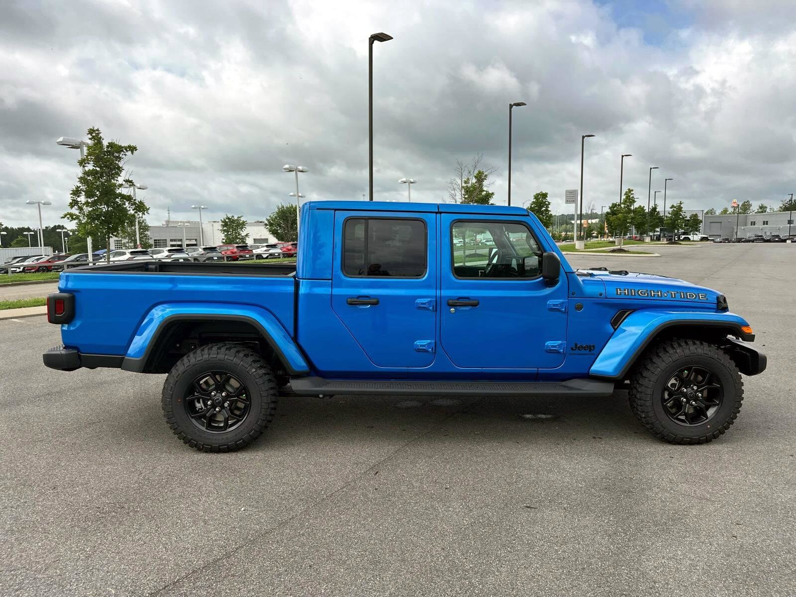 2025 Jeep Gladiator Sport photo 3