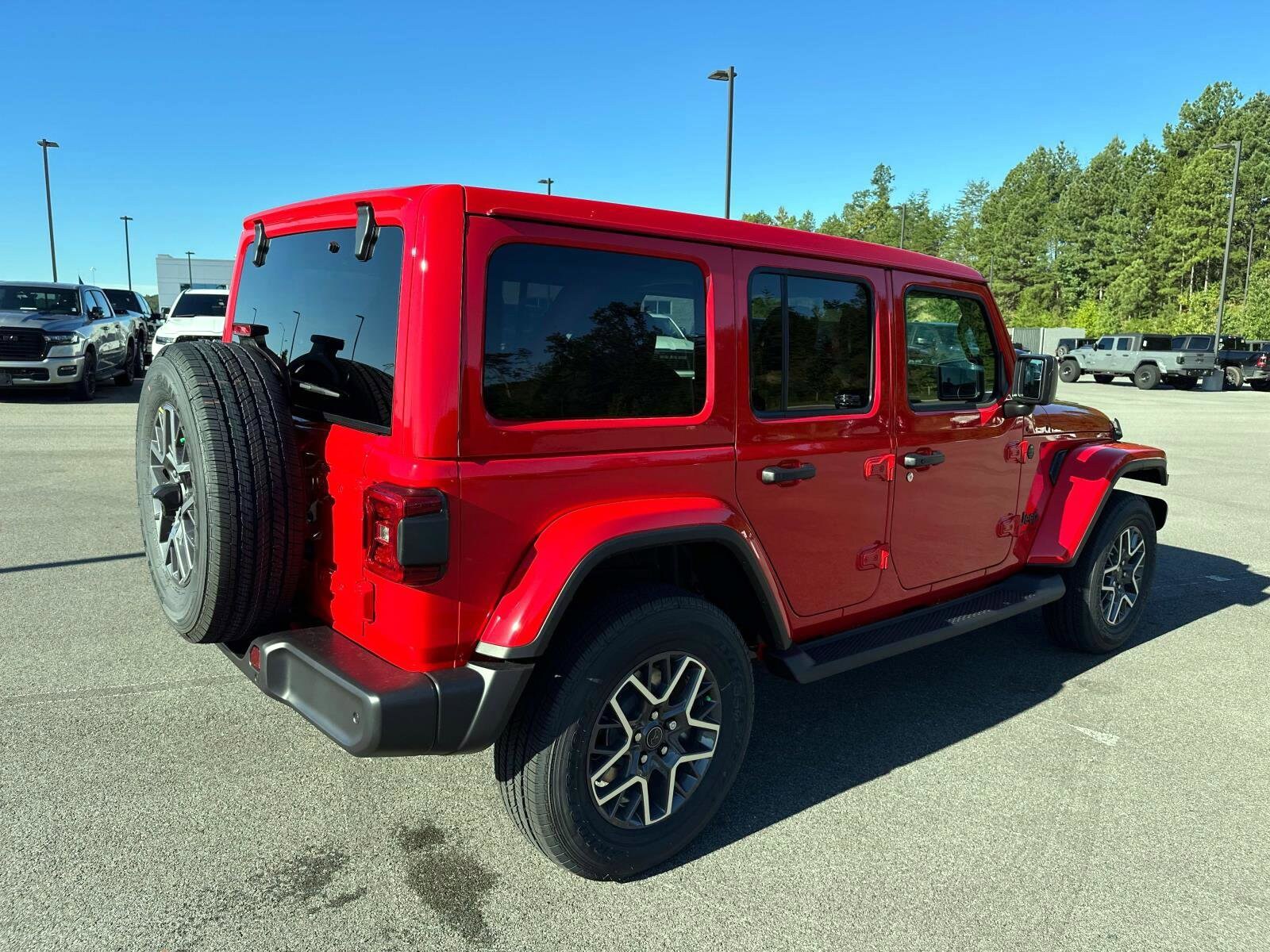 2025 Jeep Wrangler Sahara photo 4