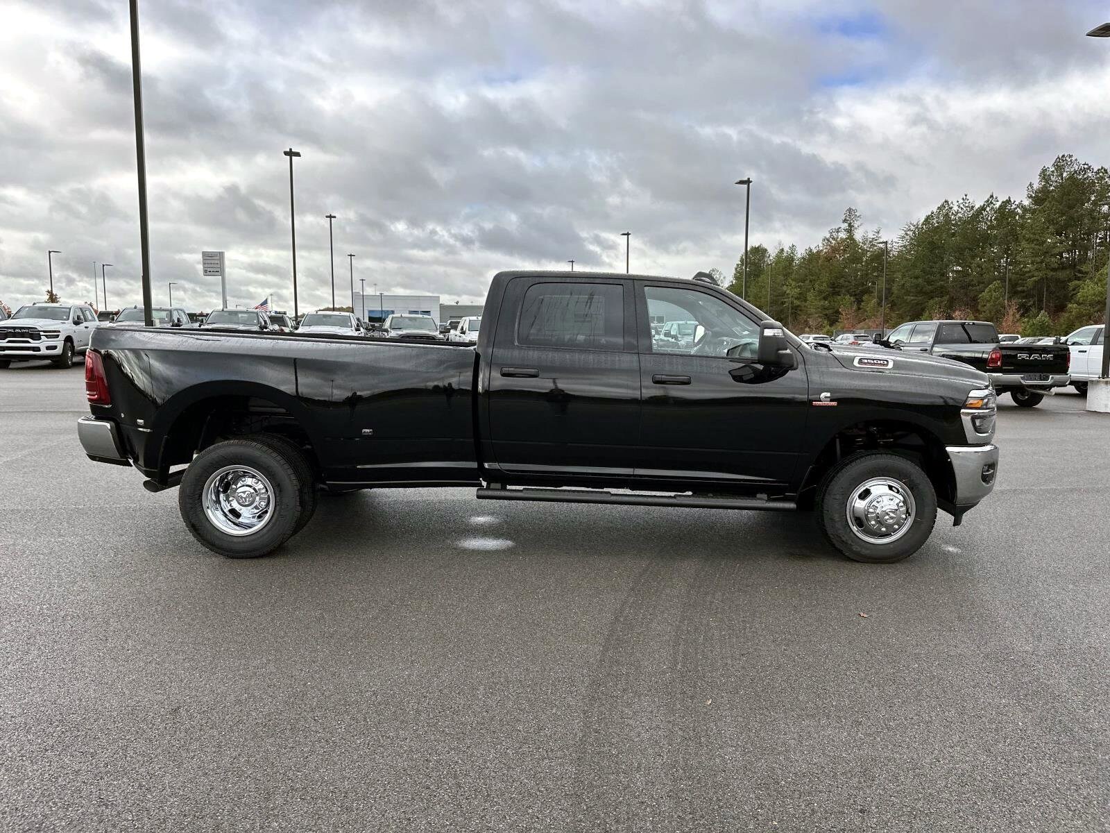 2026 Ram 3500 Tradesman photo 3