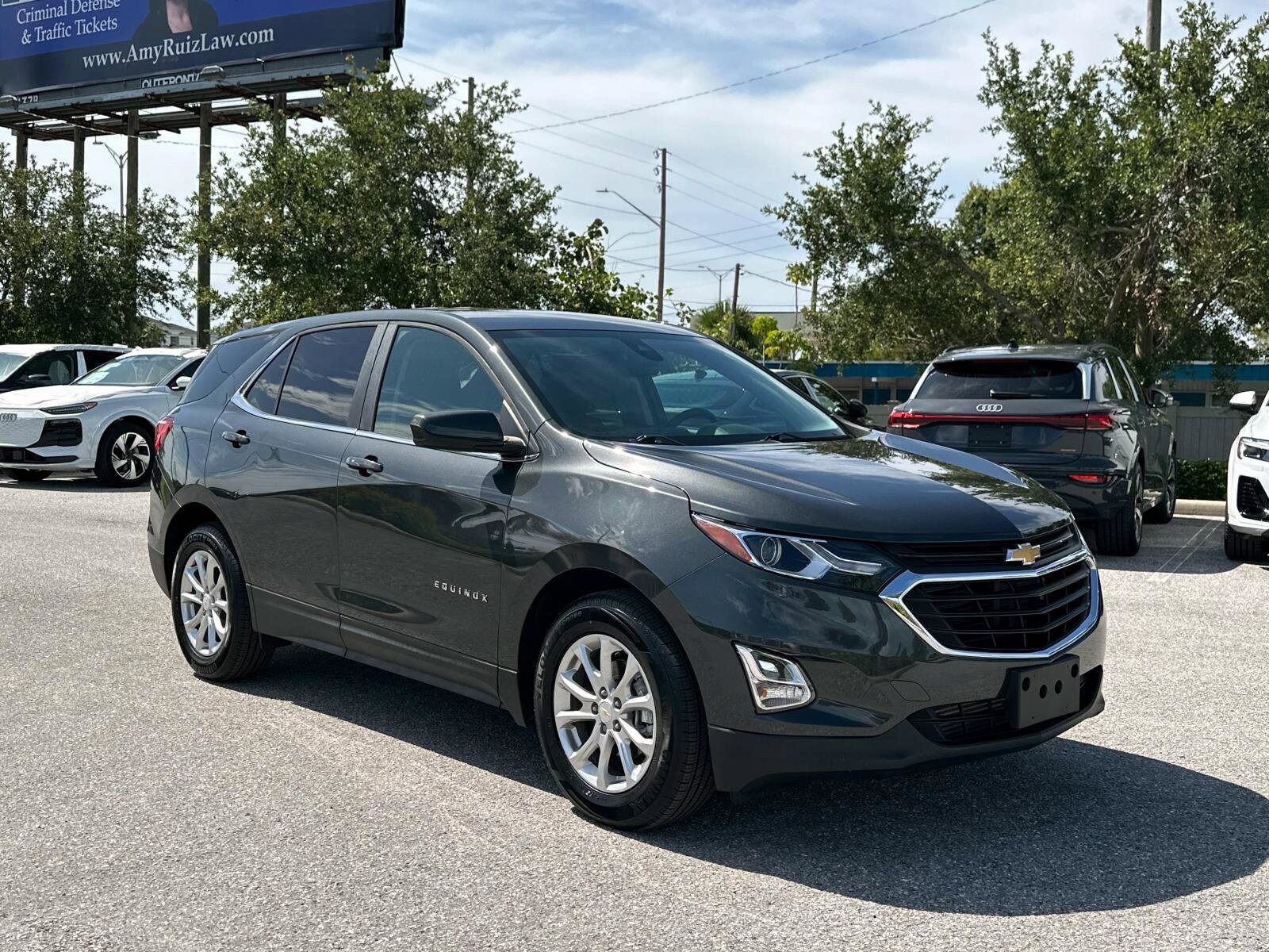 2021 Chevrolet Equinox LT photo 2