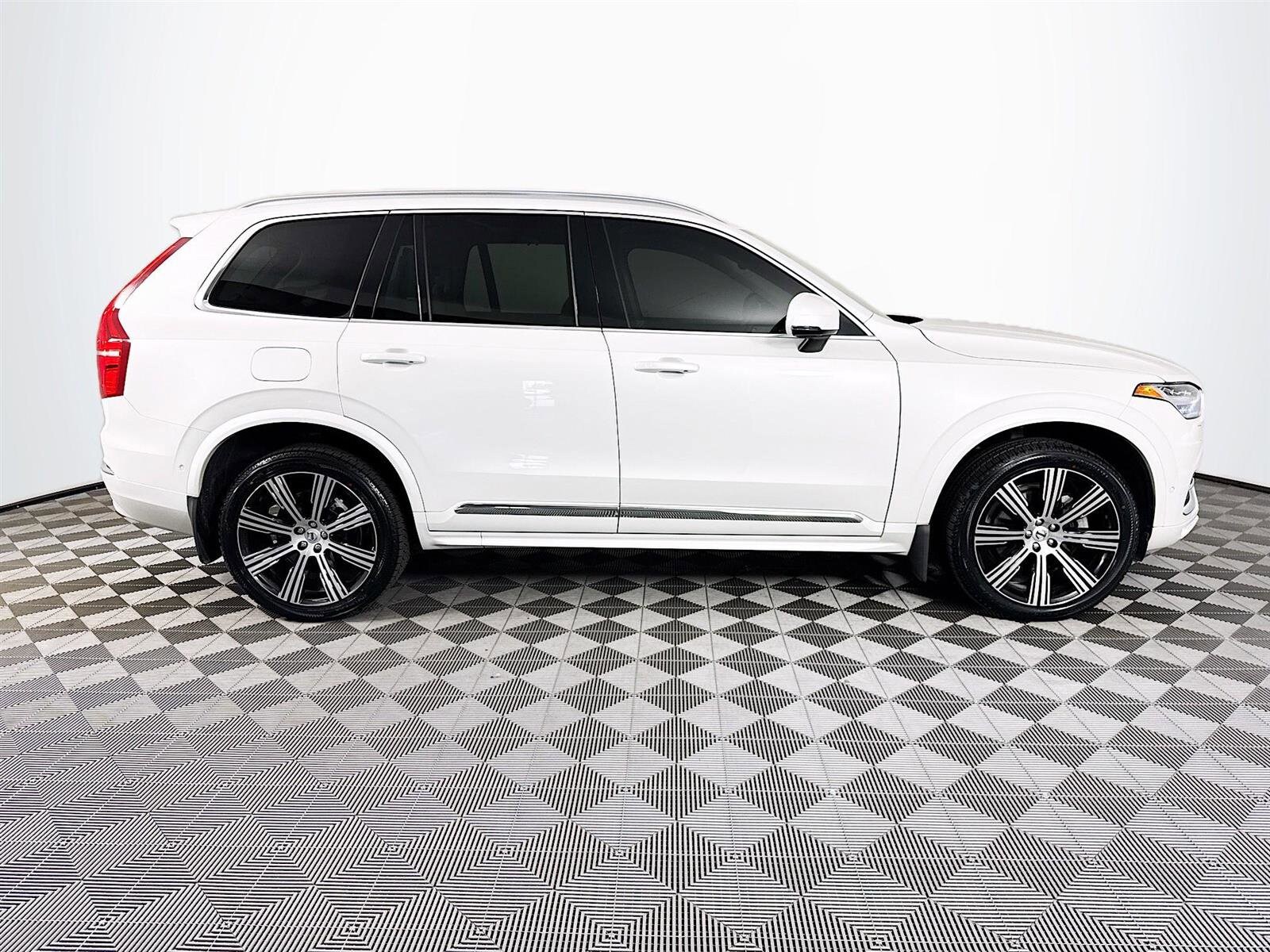 2023 Volvo XC90 AWD Ultimate photo 4