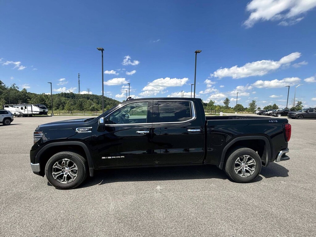 Used 2025 GMC Sierra 1500 SLT 4WD Crew Cab 147 SLT