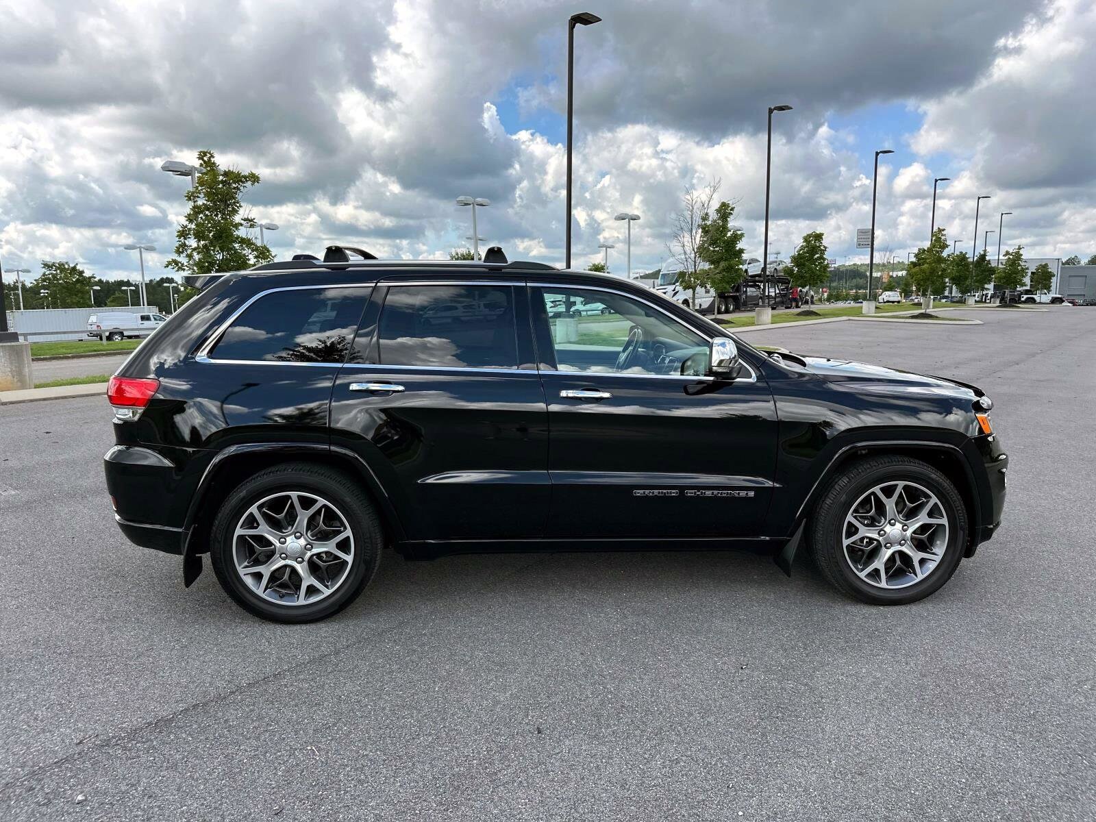 2020 Jeep Grand Cherokee Overland photo 3