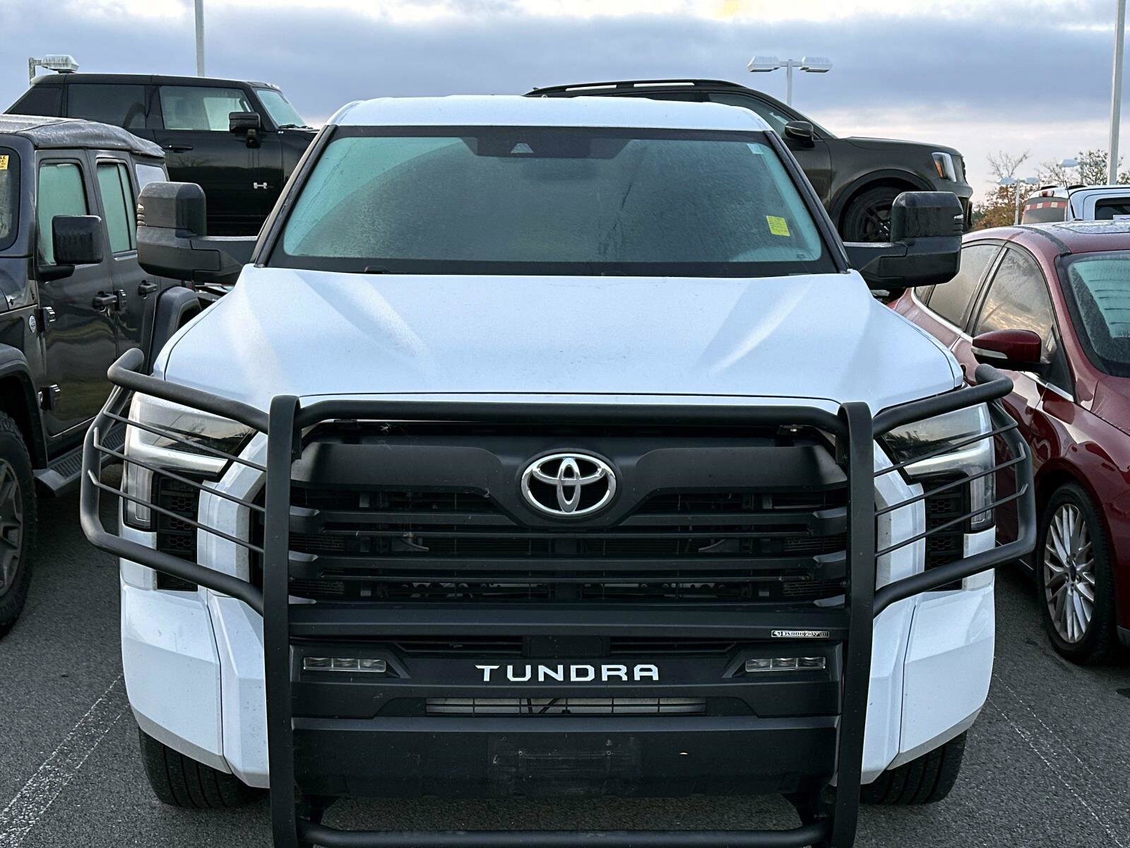 2022 Toyota Tundra SR5 CrewMax photo 2