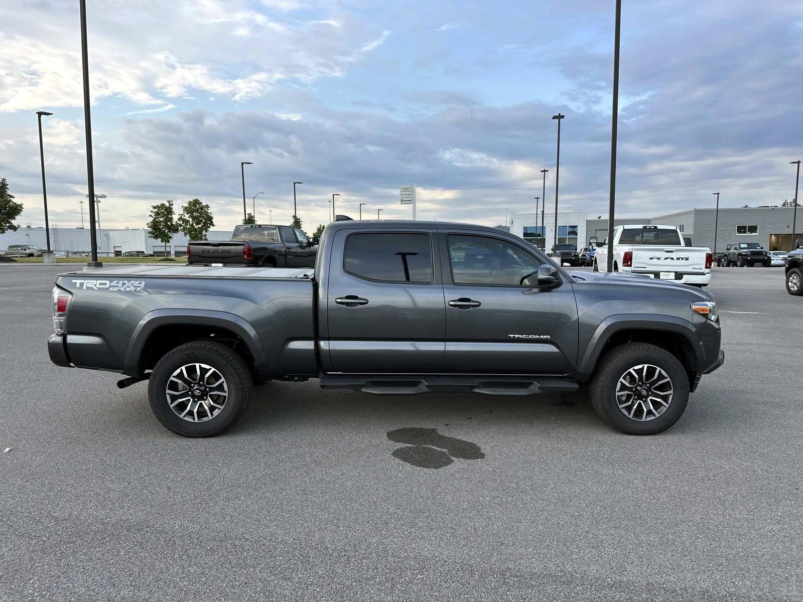 2021 Toyota Tacoma TRD Sport Double Cab V6 photo 3