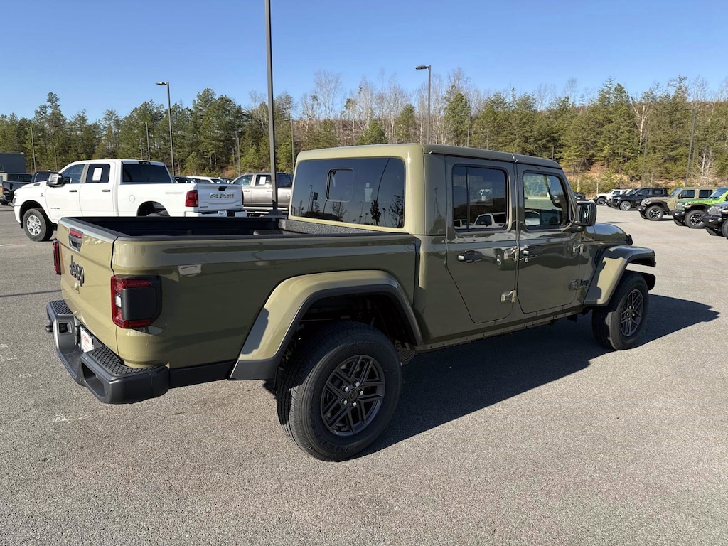 New 2026 Jeep Gladiator Sport Pickup