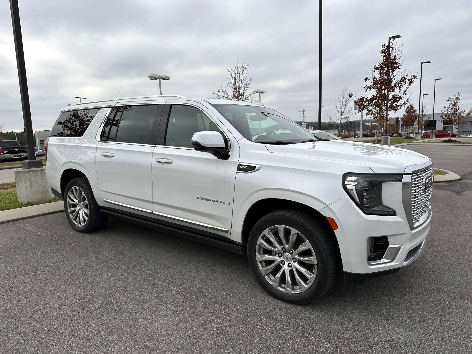 2023 Gmc Yukon XL Denali photo 3