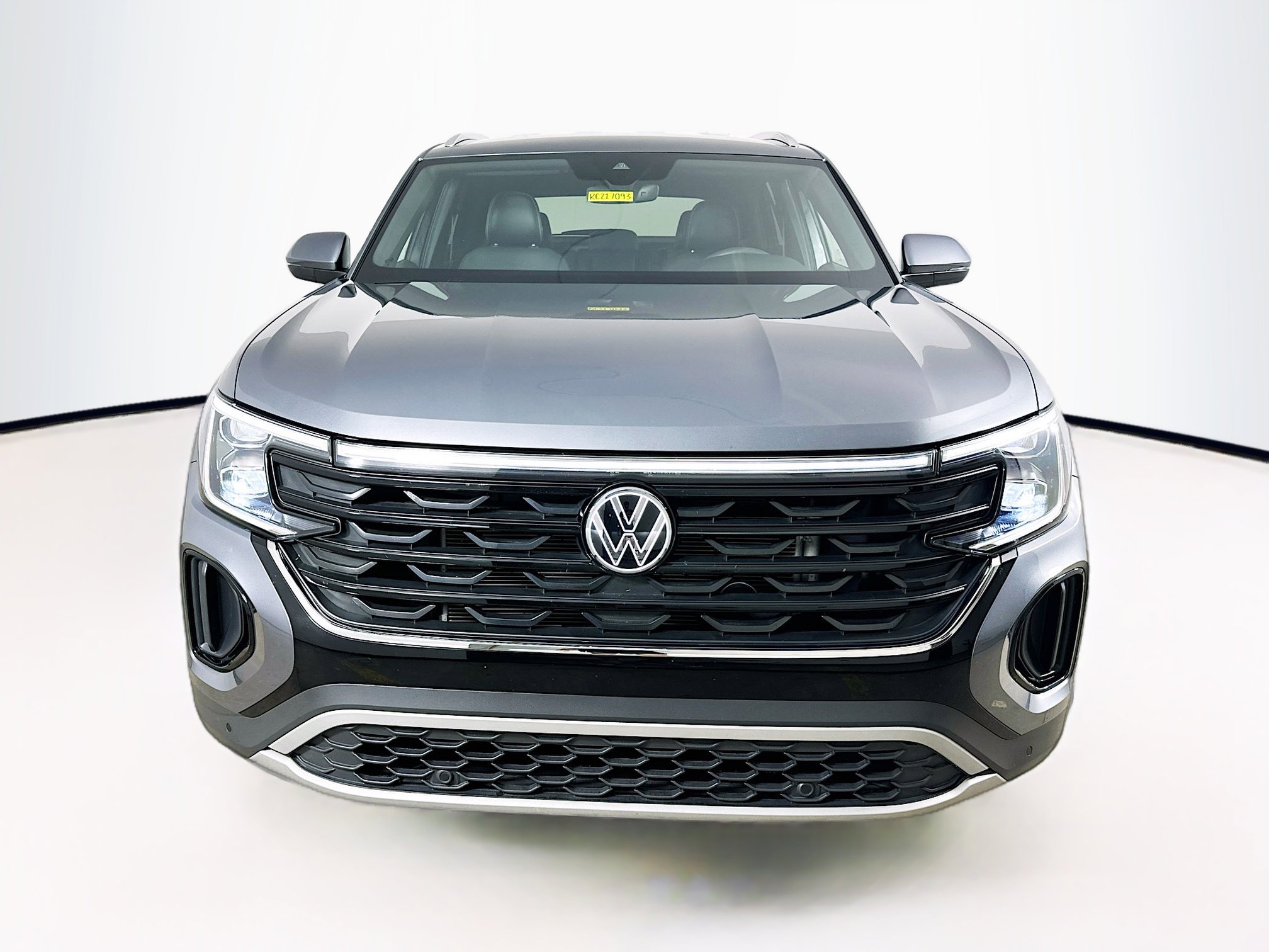 2024 Volkswagen Atlas Cross Sport SE Technology photo 2