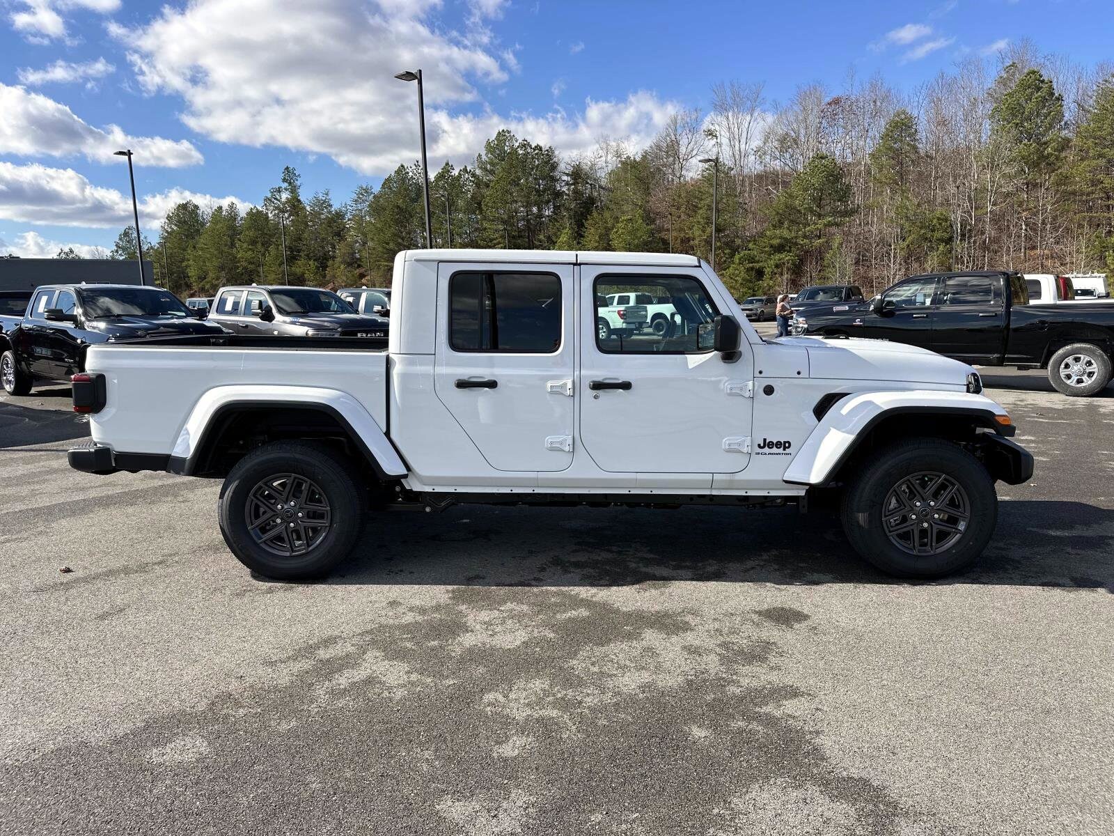 2026 Jeep Gladiator Sport S photo 3