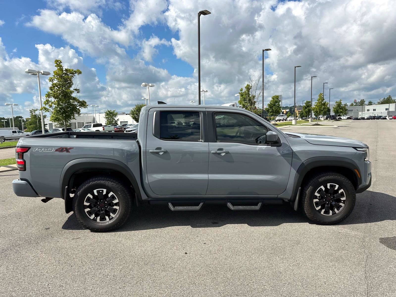 2024 Nissan Frontier PRO-4X Crew Cab photo 3