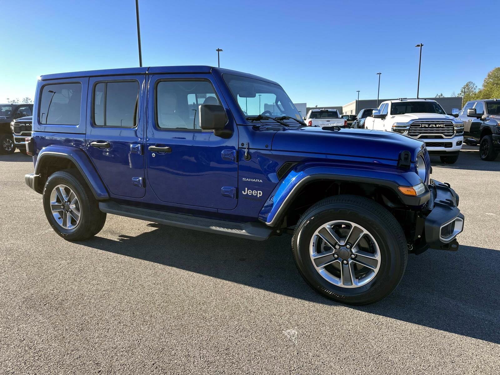 2018 Jeep Wrangler Unlimited Sahara photo 2