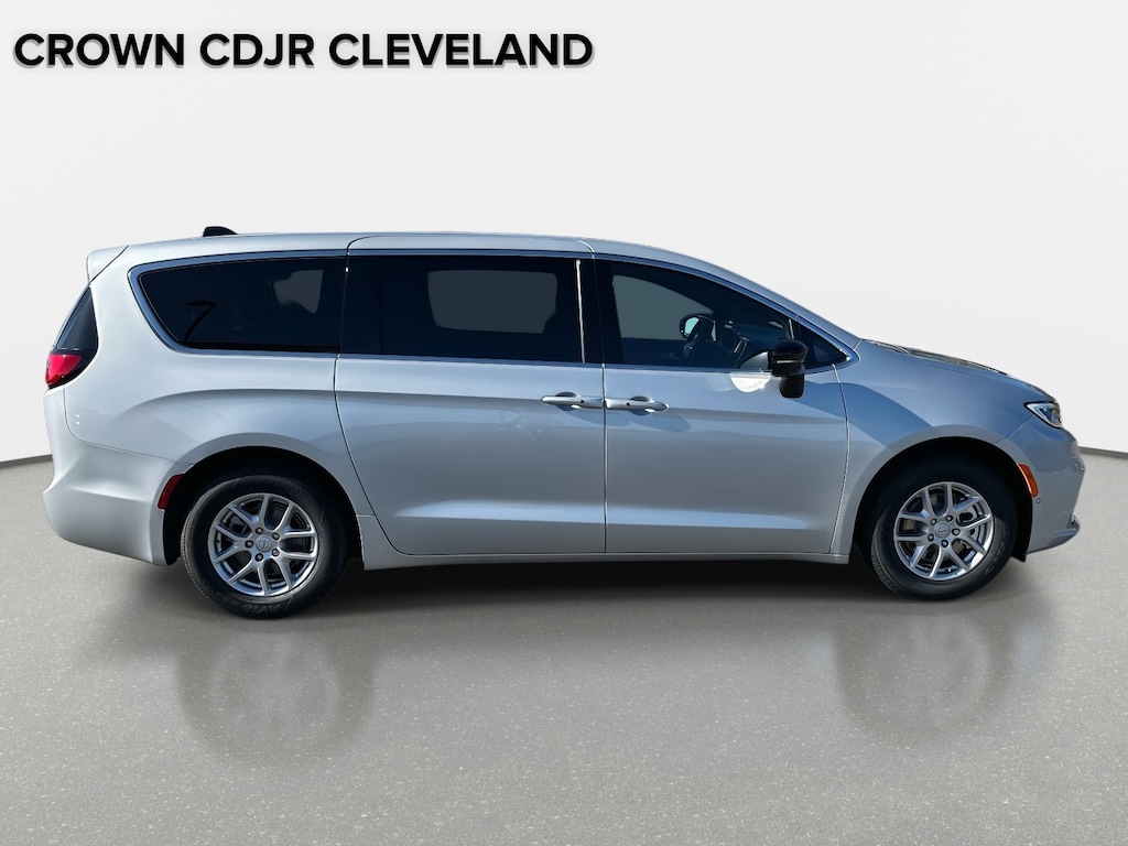 New 2026 Chrysler Pacifica Select Passenger Van
