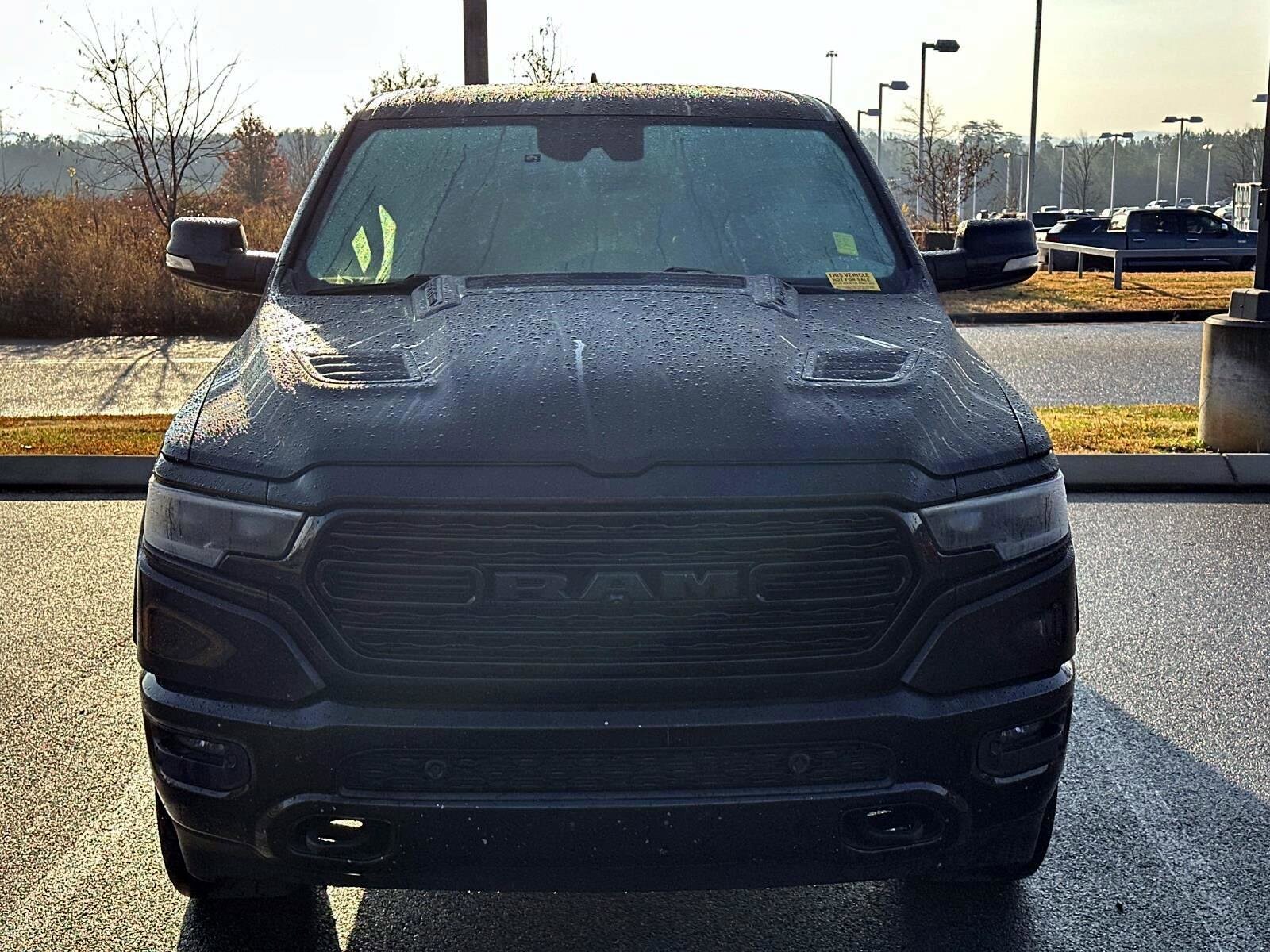 2022 Ram 1500 Limited photo 2