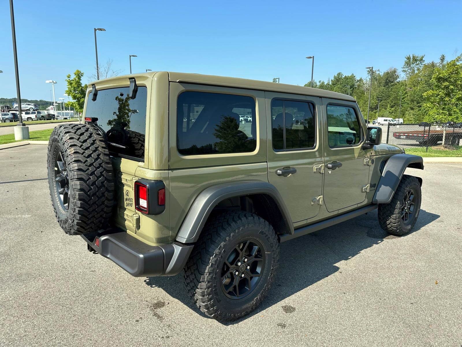 2025 Jeep Wrangler Willys photo 4