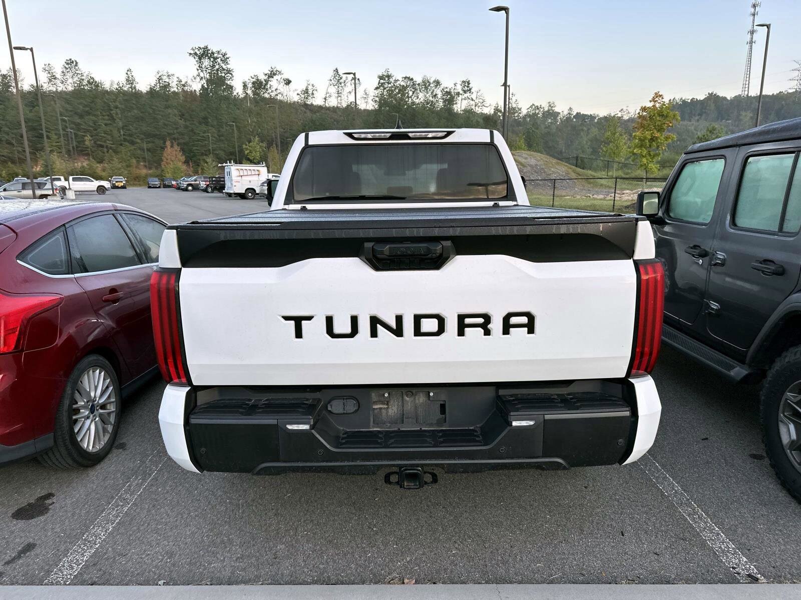 2022 Toyota Tundra SR5 CrewMax photo 4