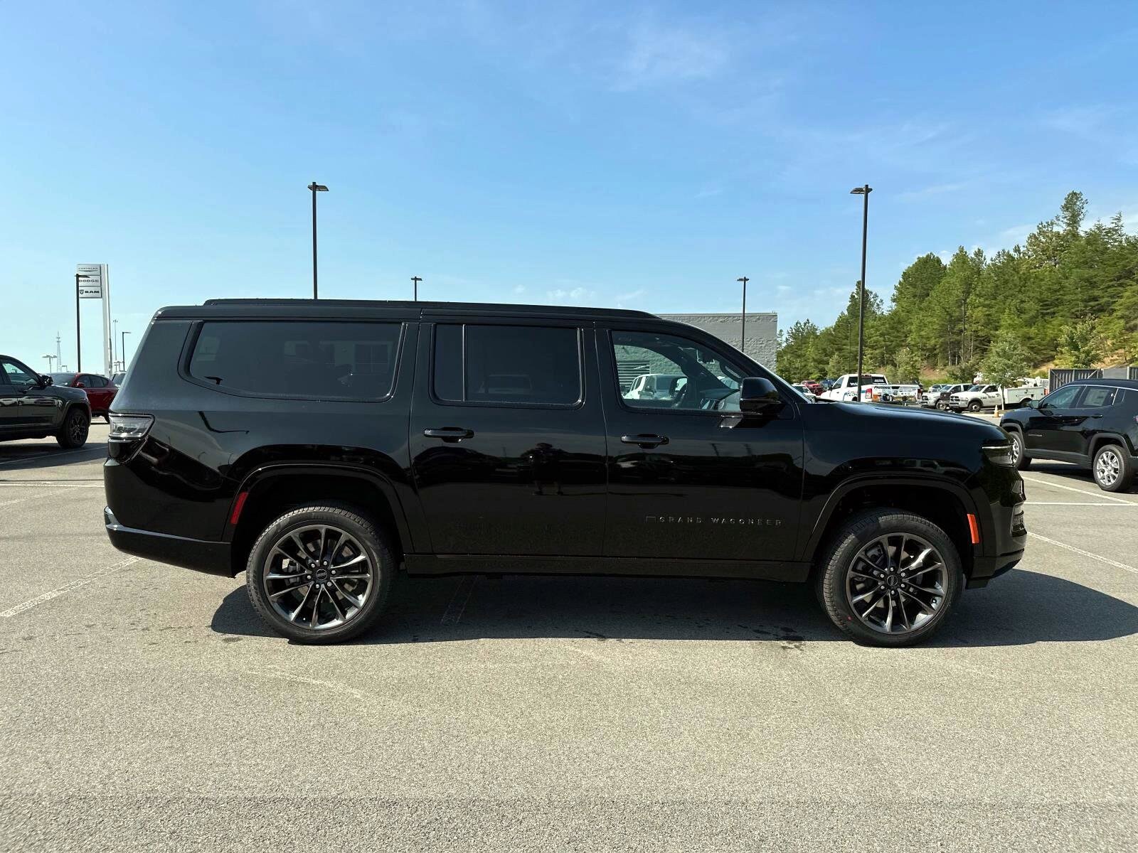2024 Jeep Grand Wagoneer L II photo 3
