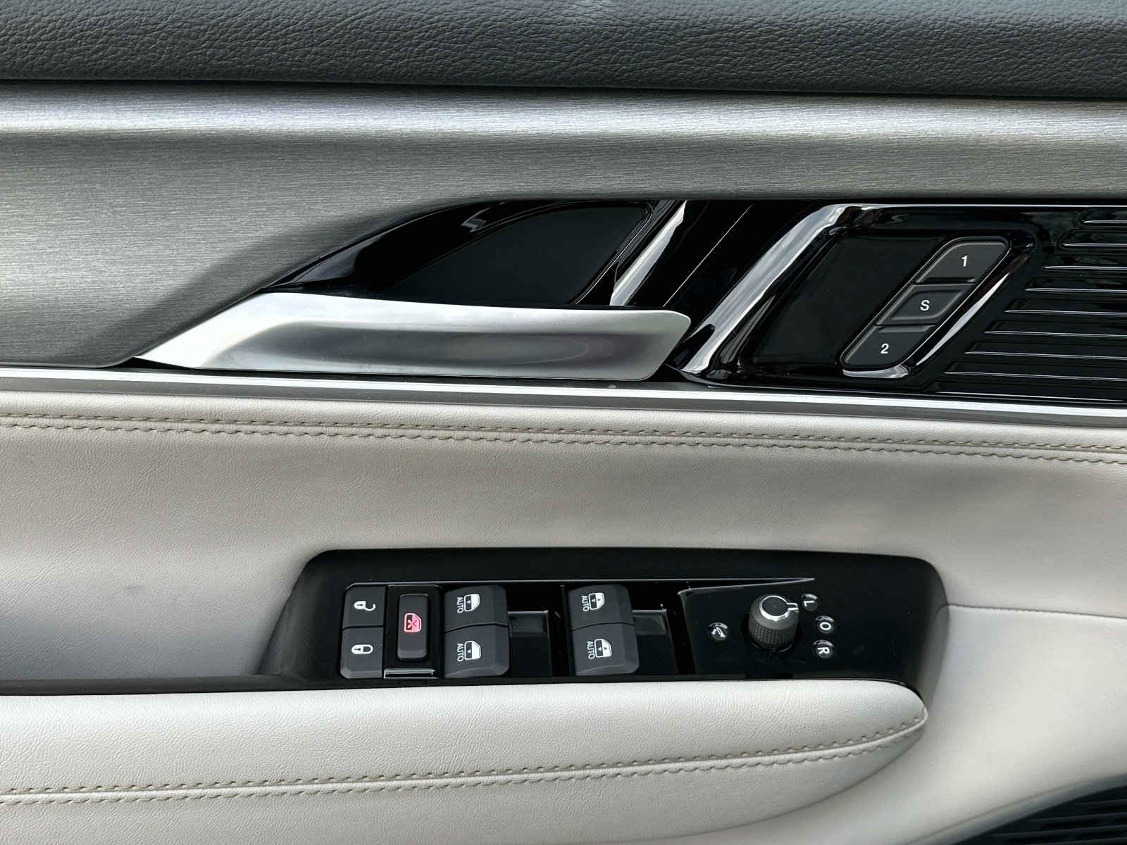 2025 Jeep Wagoneer Series II - Photo 23
