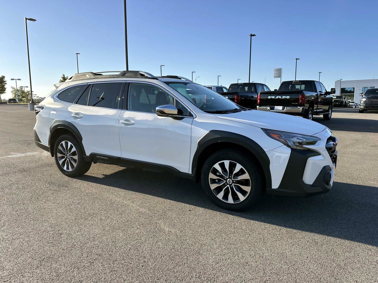 2023 Subaru Outback Touring XT photo 2