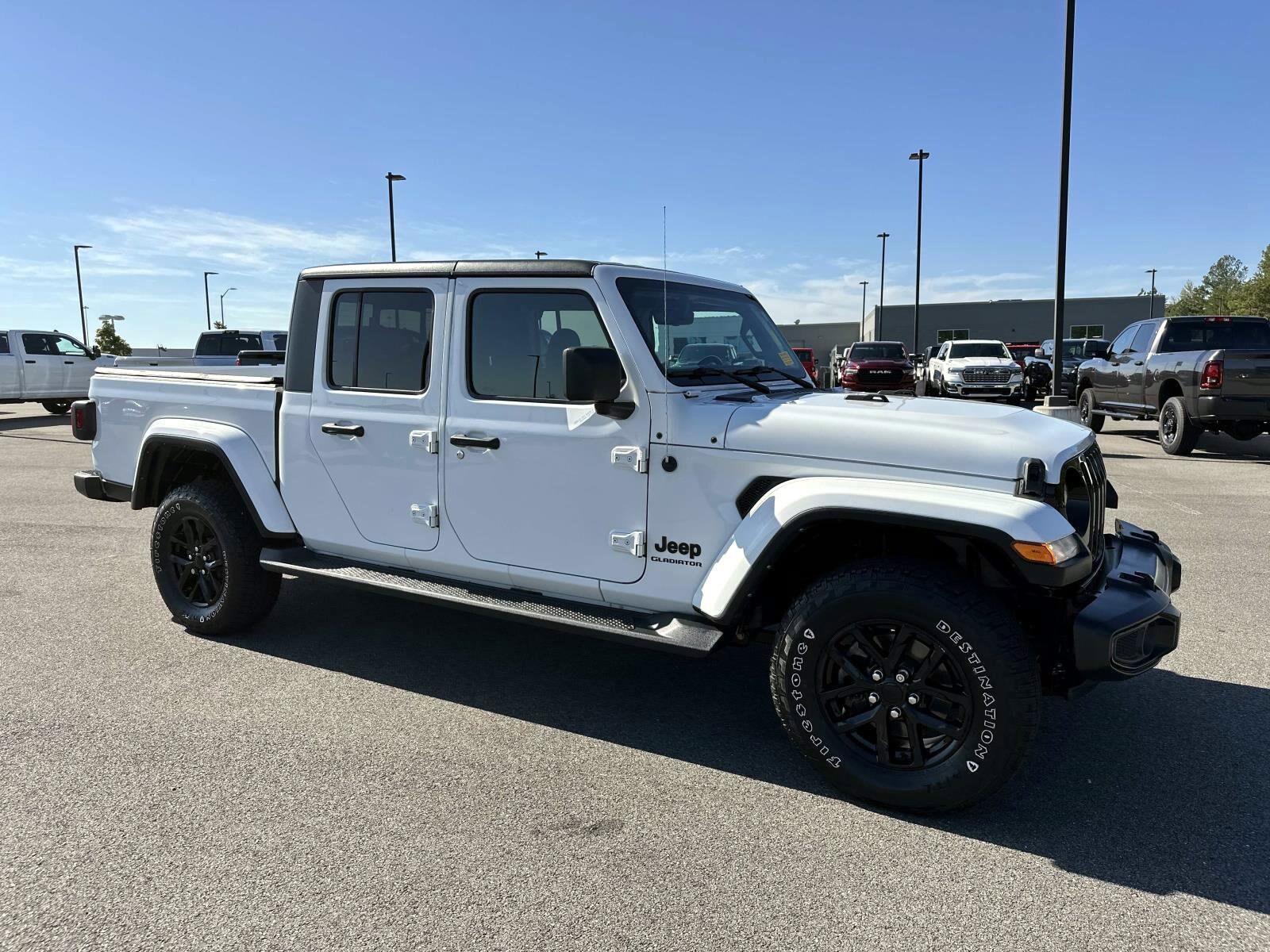 2022 Jeep Gladiator Altitude photo 2