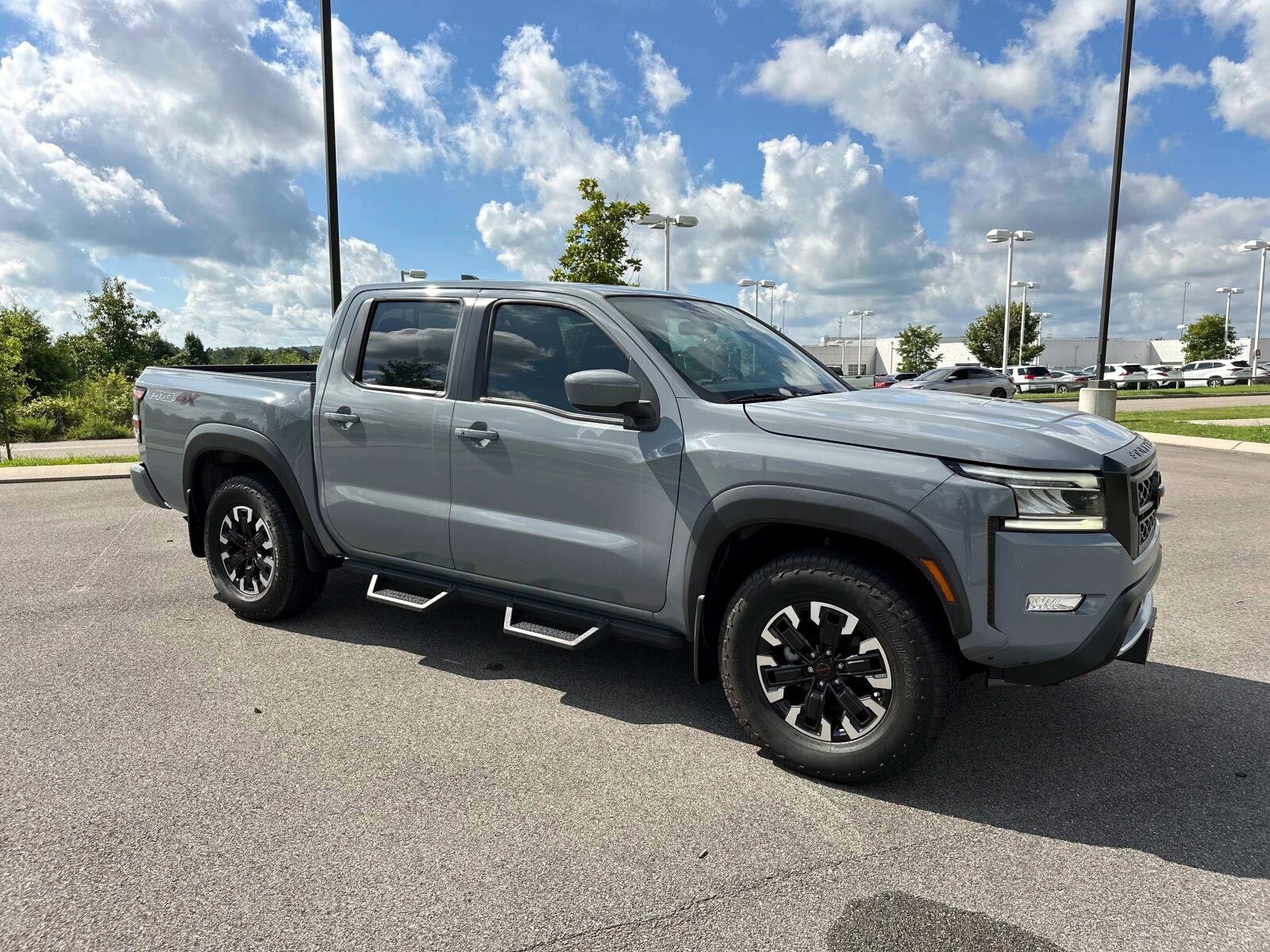 2024 Nissan Frontier PRO-4X Crew Cab photo 2