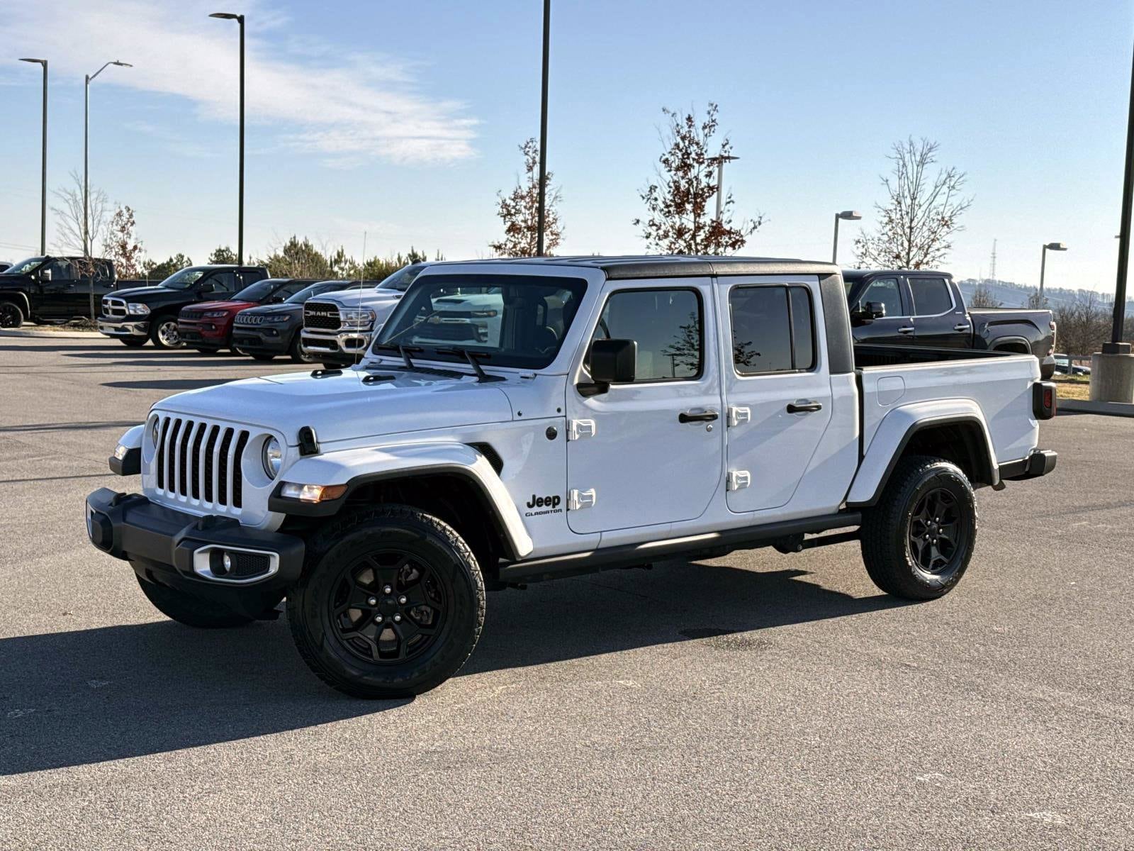 2022 Jeep Gladiator Sport S's photo